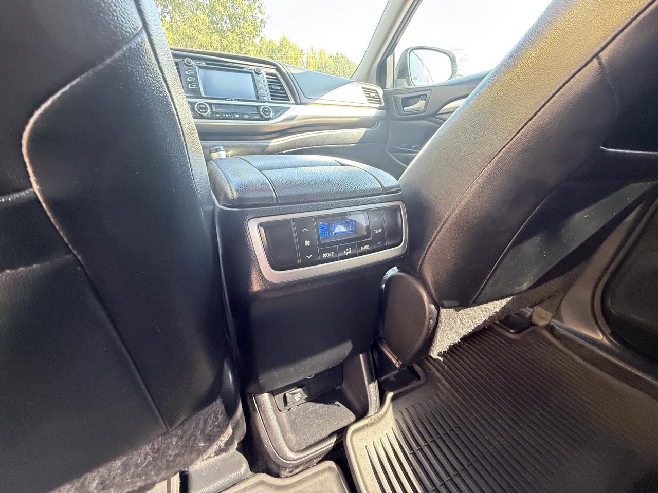 Toyota Highlander AWD 4dr V6 XLE (Natl) 2014