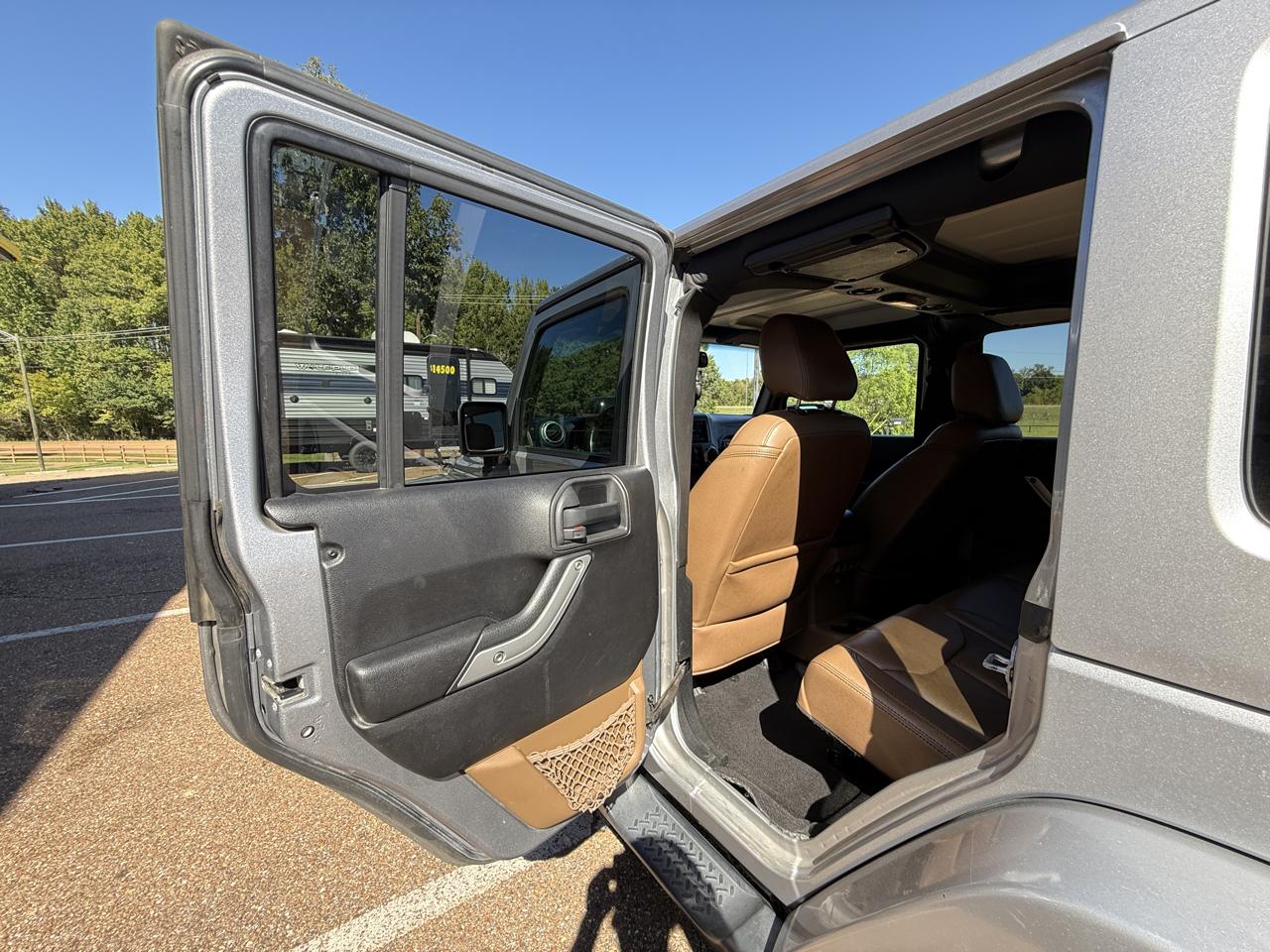 Jeep Wrangler Unlimited 4WD 4dr Sahara 2016