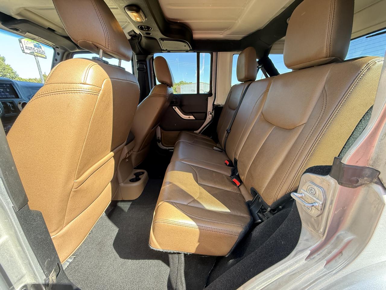 Jeep Wrangler Unlimited 4WD 4dr Sahara 2016