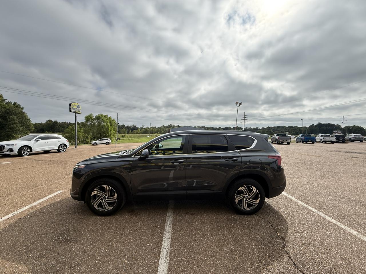 Hyundai Santa Fe SE FWD 2023