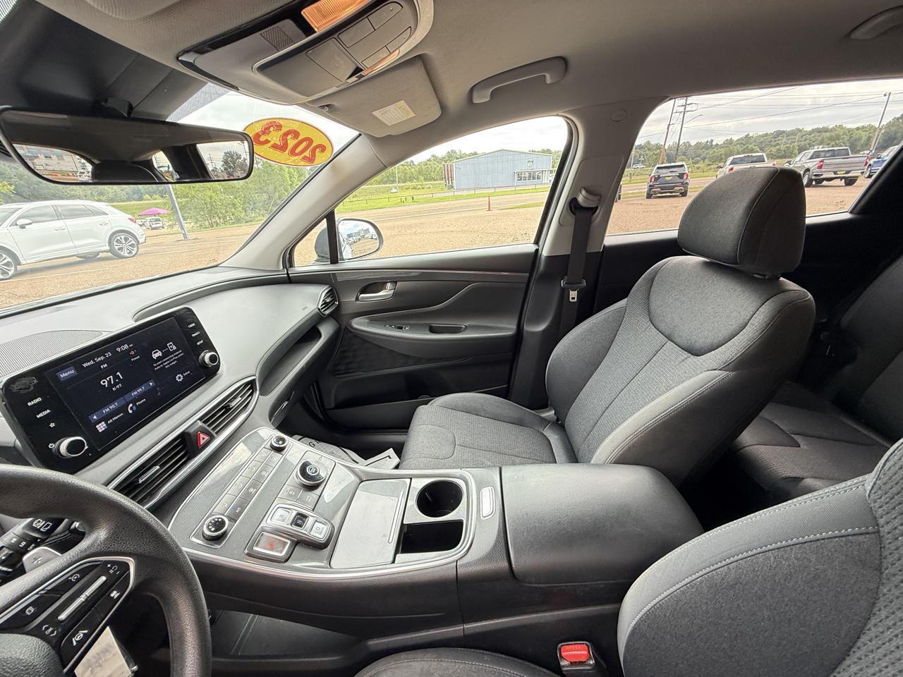 Hyundai Santa Fe SE FWD 2023