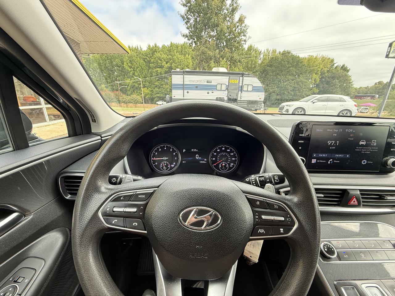Hyundai Santa Fe SE FWD 2023
