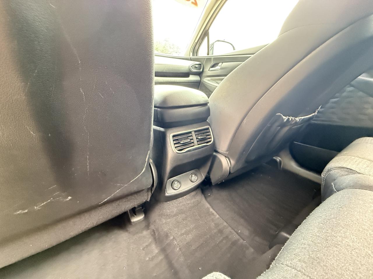 Hyundai Santa Fe SE FWD 2023