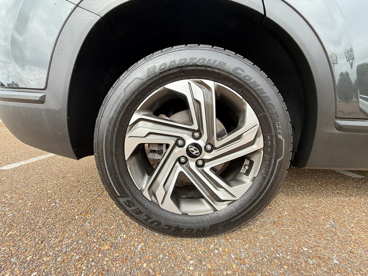 Hyundai Santa Fe SE FWD 2023