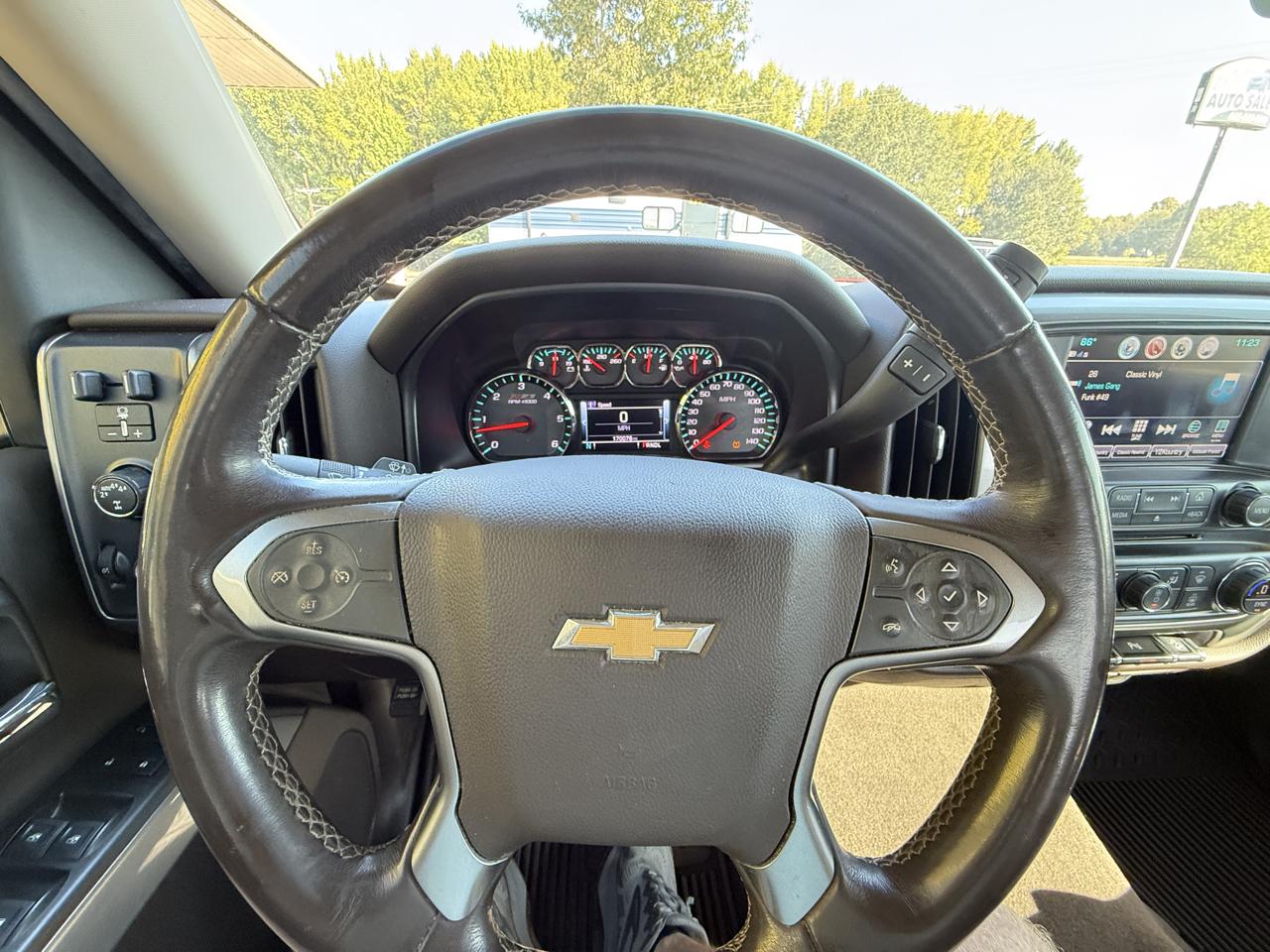 Chevrolet Silverado 1500 4WD Crew Cab 143.5" LT w/2LT 2018