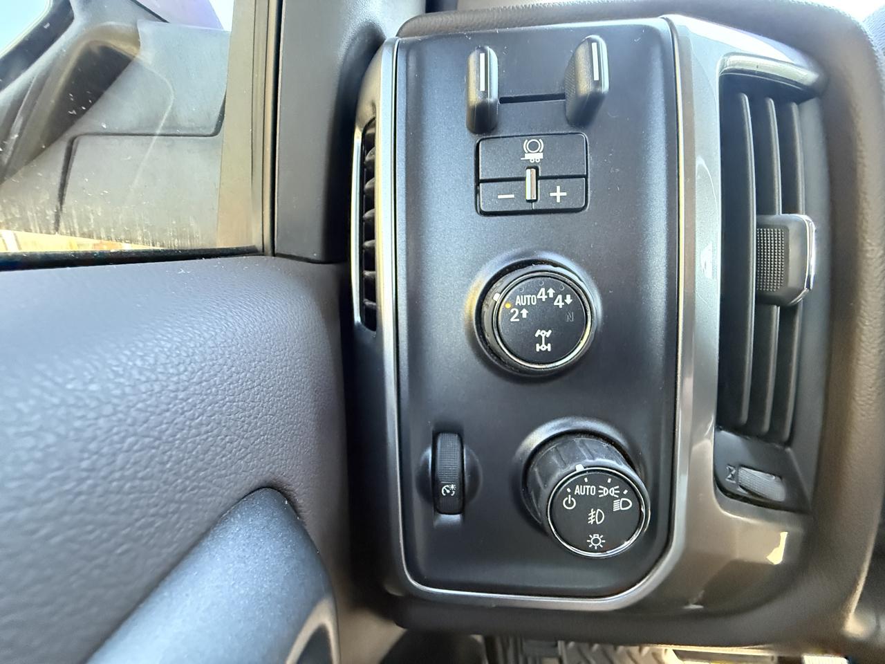 Chevrolet Silverado 1500 4WD Crew Cab 143.5" LT w/2LT 2018