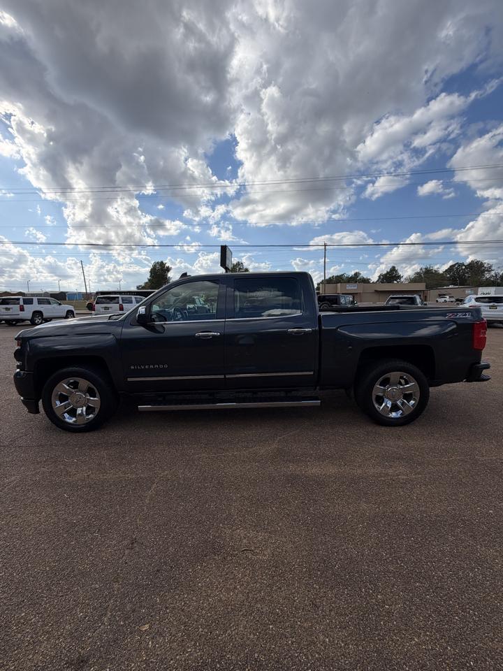 Chevrolet Silverado 1500 4WD Crew Cab 143.5" LTZ w/2LZ 2017