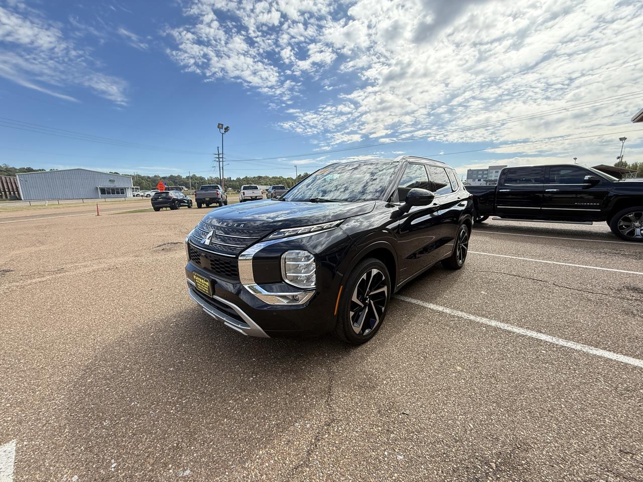 Mitsubishi Outlander SEL FWD 2022