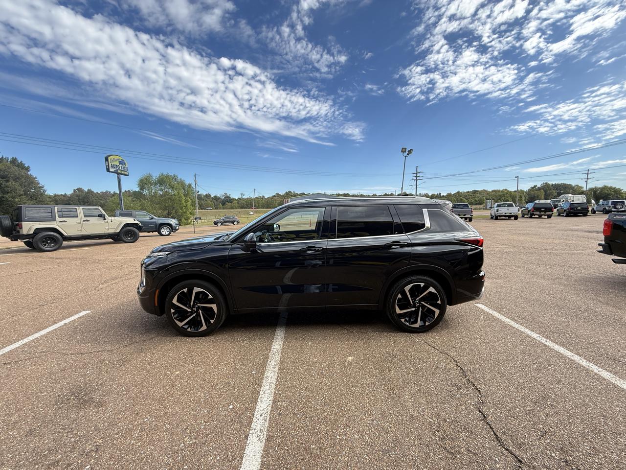 Mitsubishi Outlander SEL FWD 2022