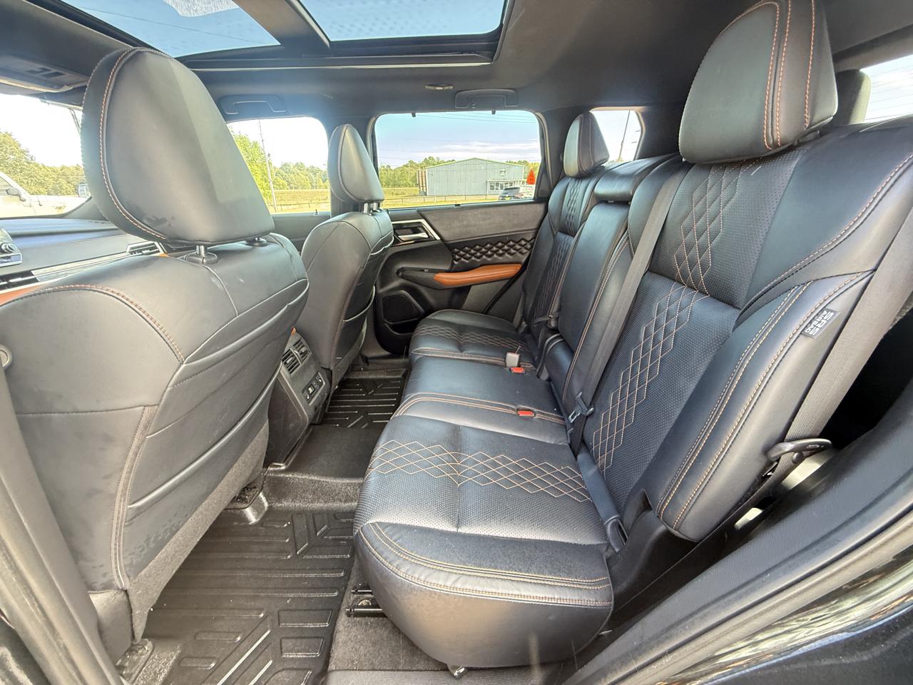 Mitsubishi Outlander SEL FWD 2022