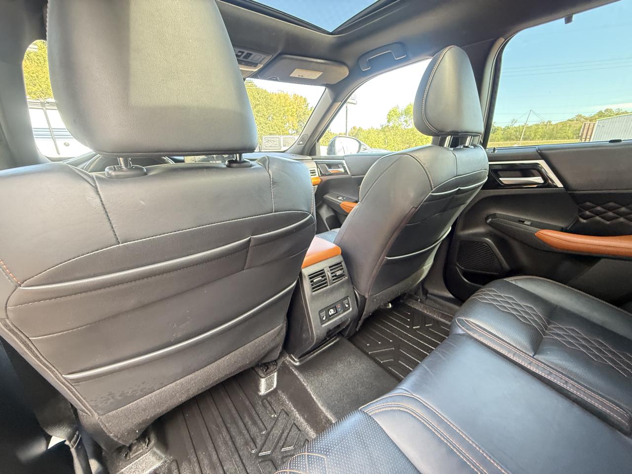 Mitsubishi Outlander SEL FWD 2022