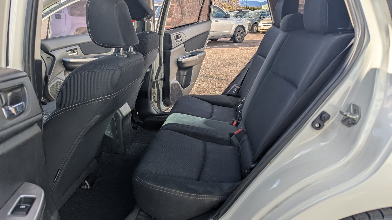 Subaru Impreza 2.0i Sport Premium PZEV CVT 5-Door 2015