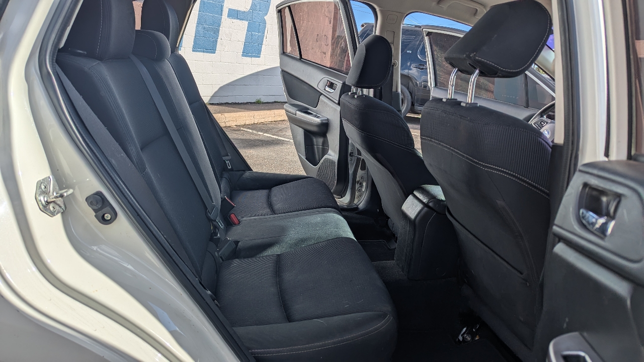 Subaru Impreza 2.0i Sport Premium PZEV CVT 5-Door 2015