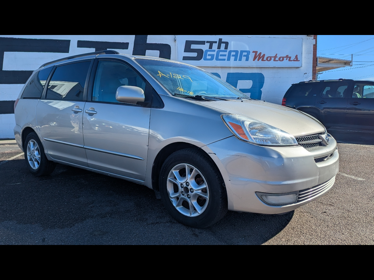 2005 Toyota Sienna XLE's photo