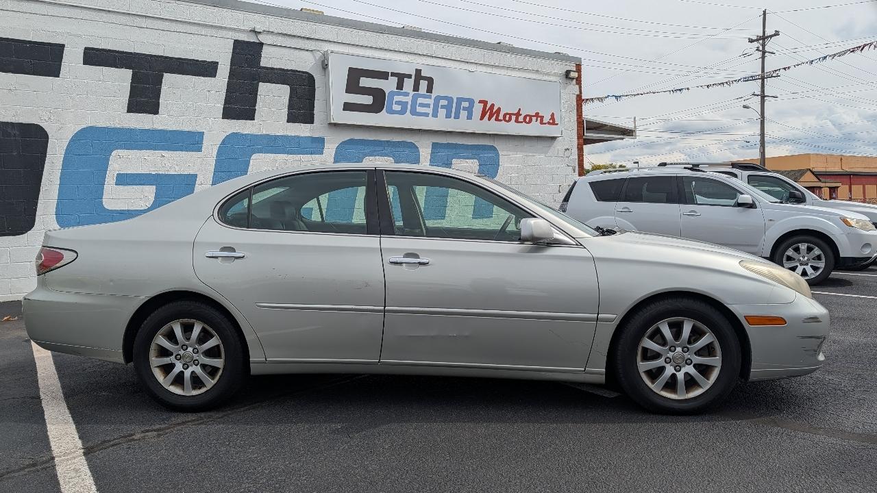 Lexus ES photo 2