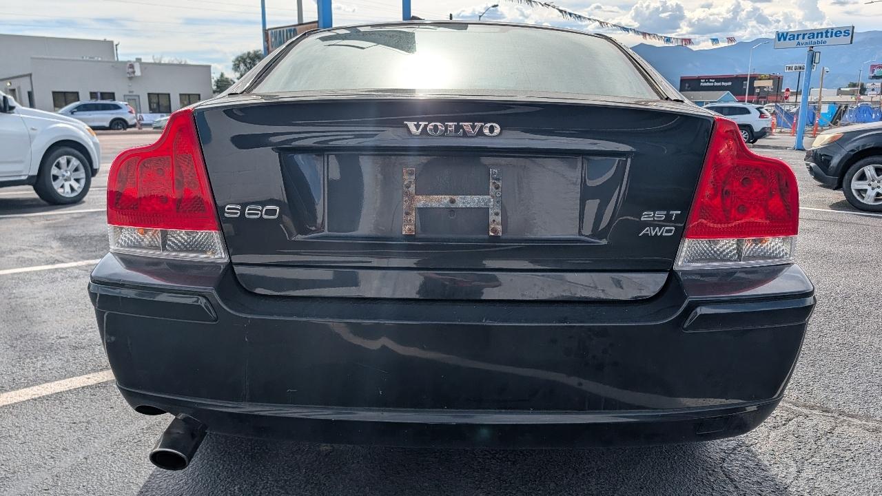 Volvo S60 photo 2