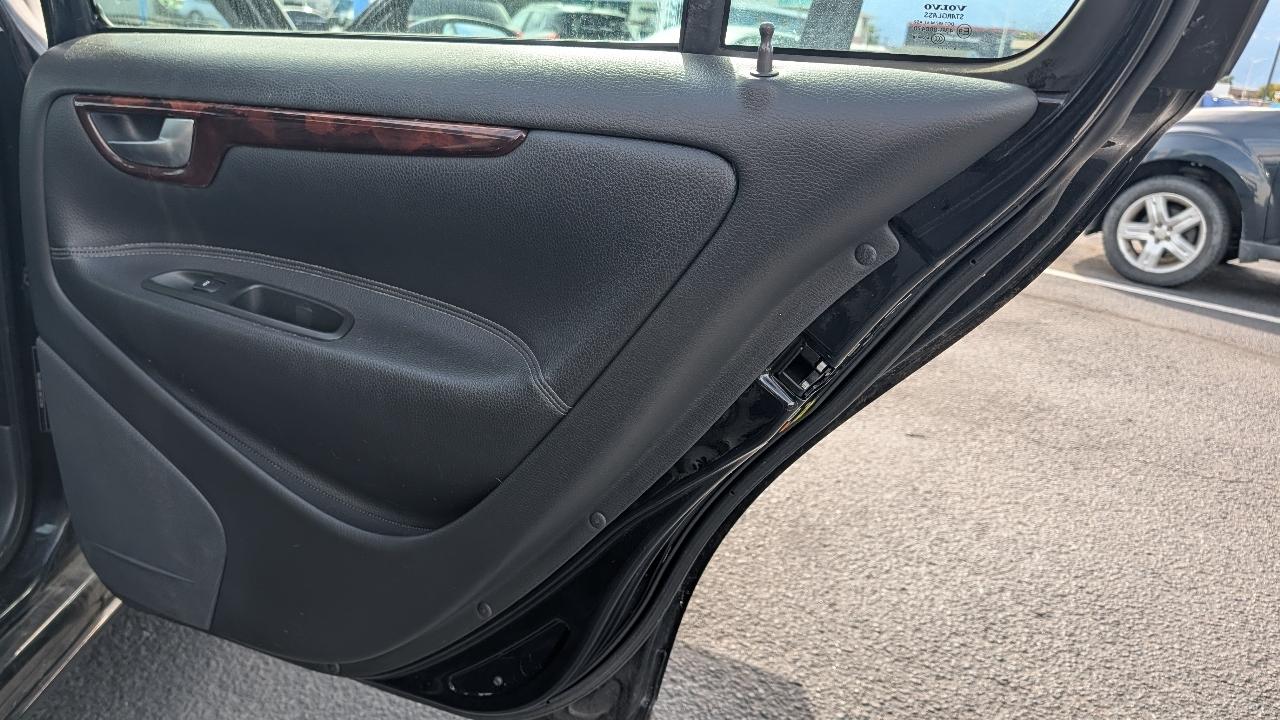Volvo S60 photo 16