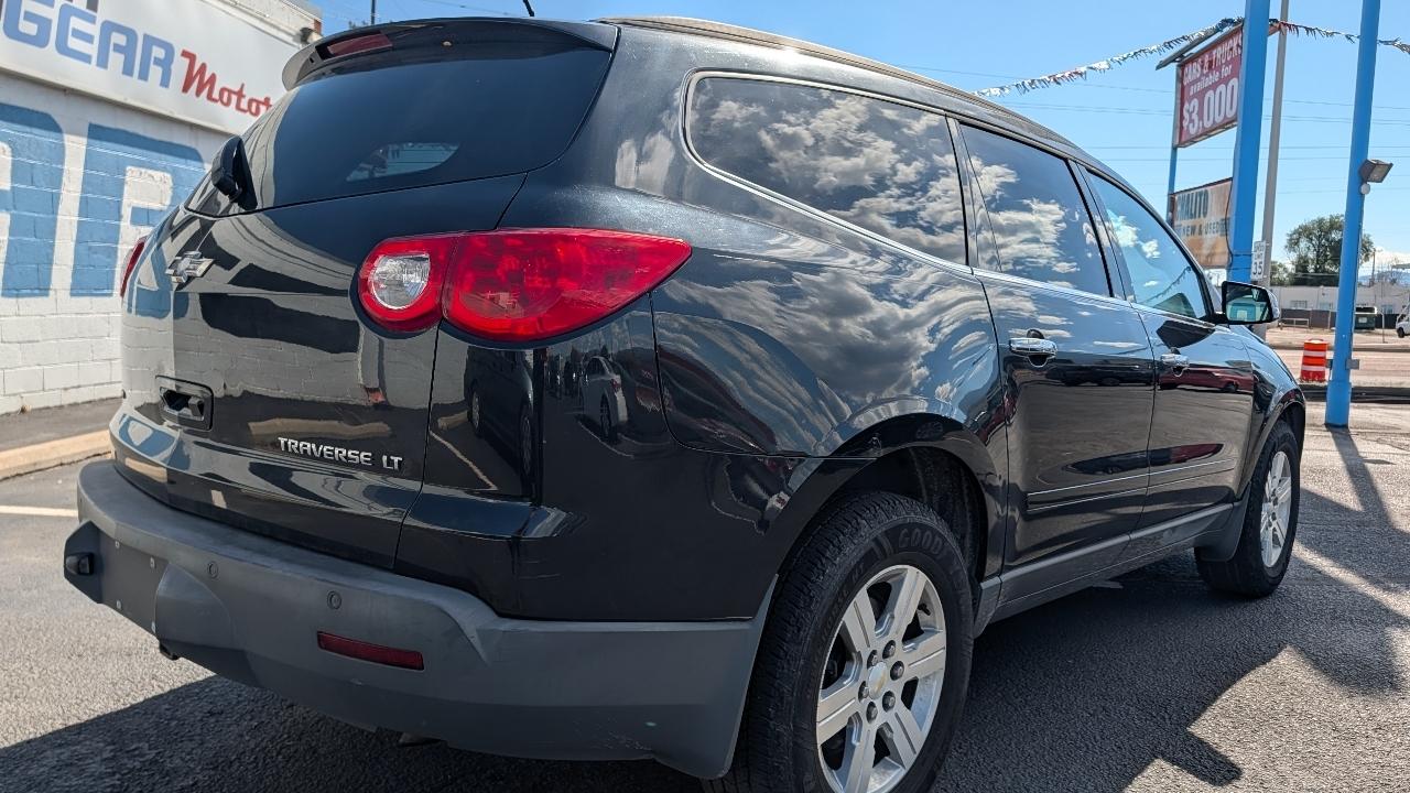Chevrolet Traverse photo 3