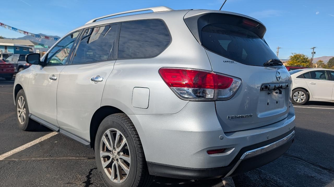 Nissan Pathfinder photo 7