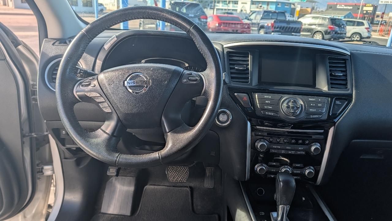 Nissan Pathfinder photo 9