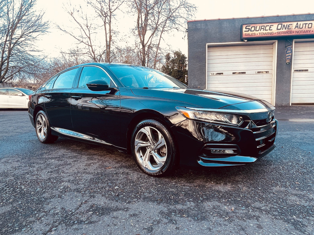 2018 Honda Accord EX-L 2.0T photo 3