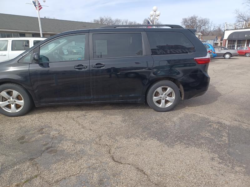 Toyota Sienna LE FWD 8-Passenger V6 2016