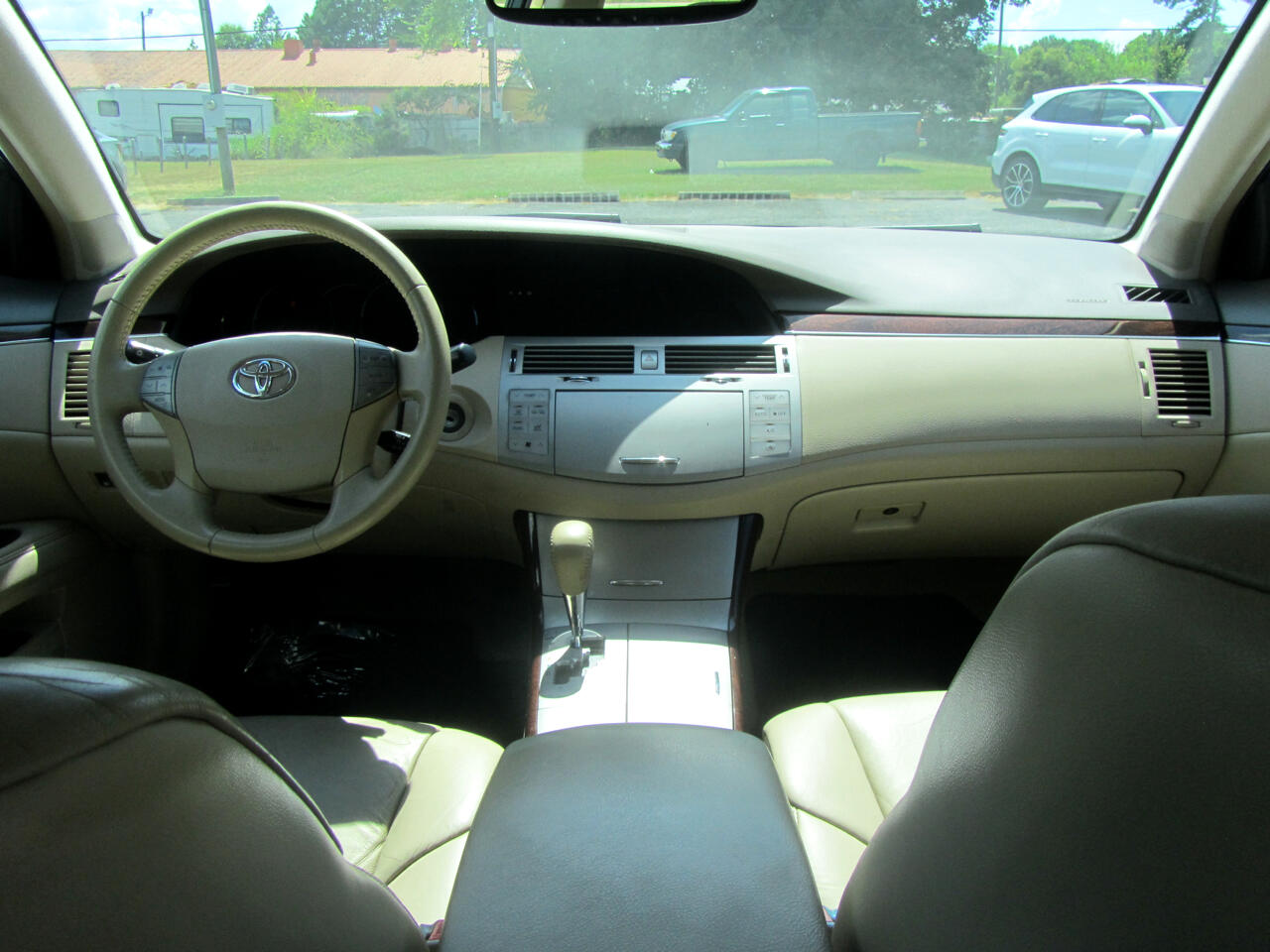 2008 Toyota Avalon XLS photo 13
