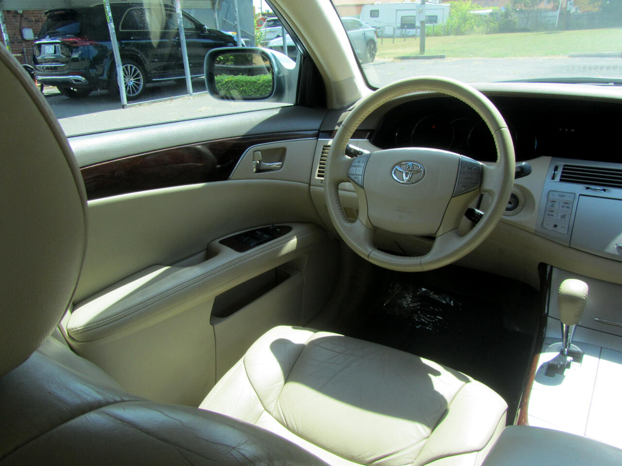 2008 Toyota Avalon XLS photo 12