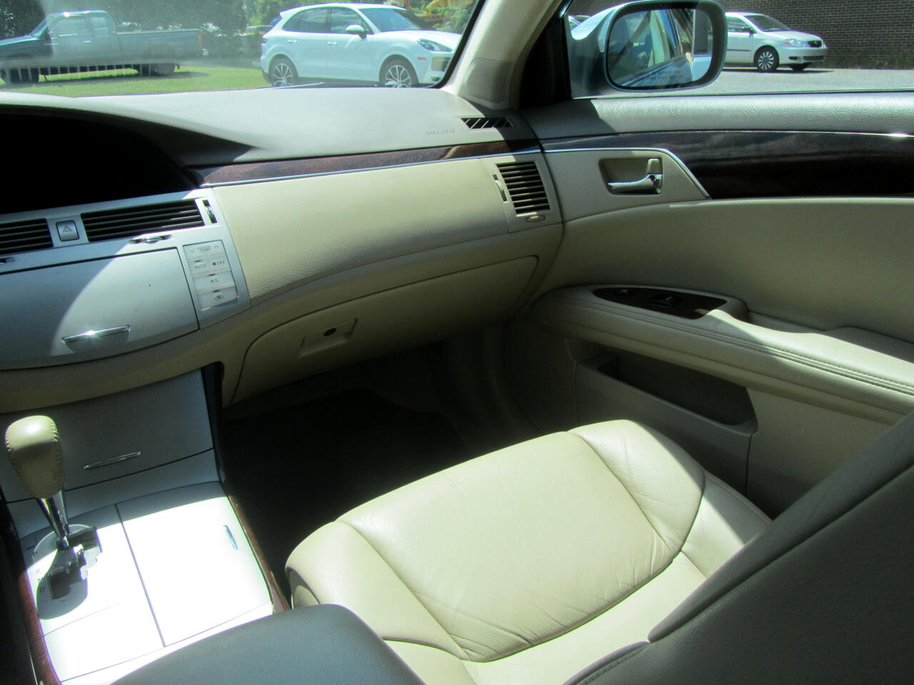 2008 Toyota Avalon XLS photo 14