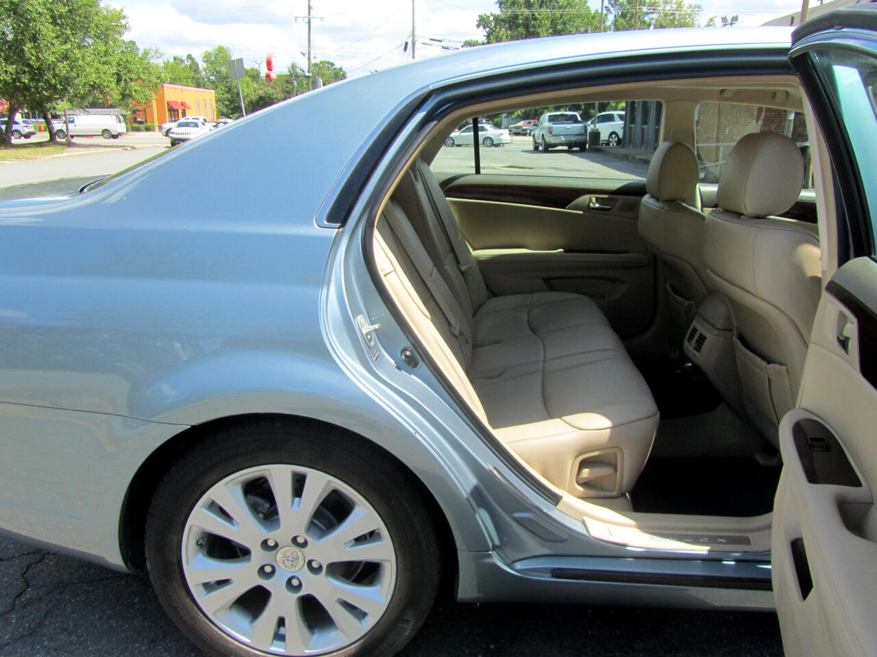2008 Toyota Avalon XLS photo 24