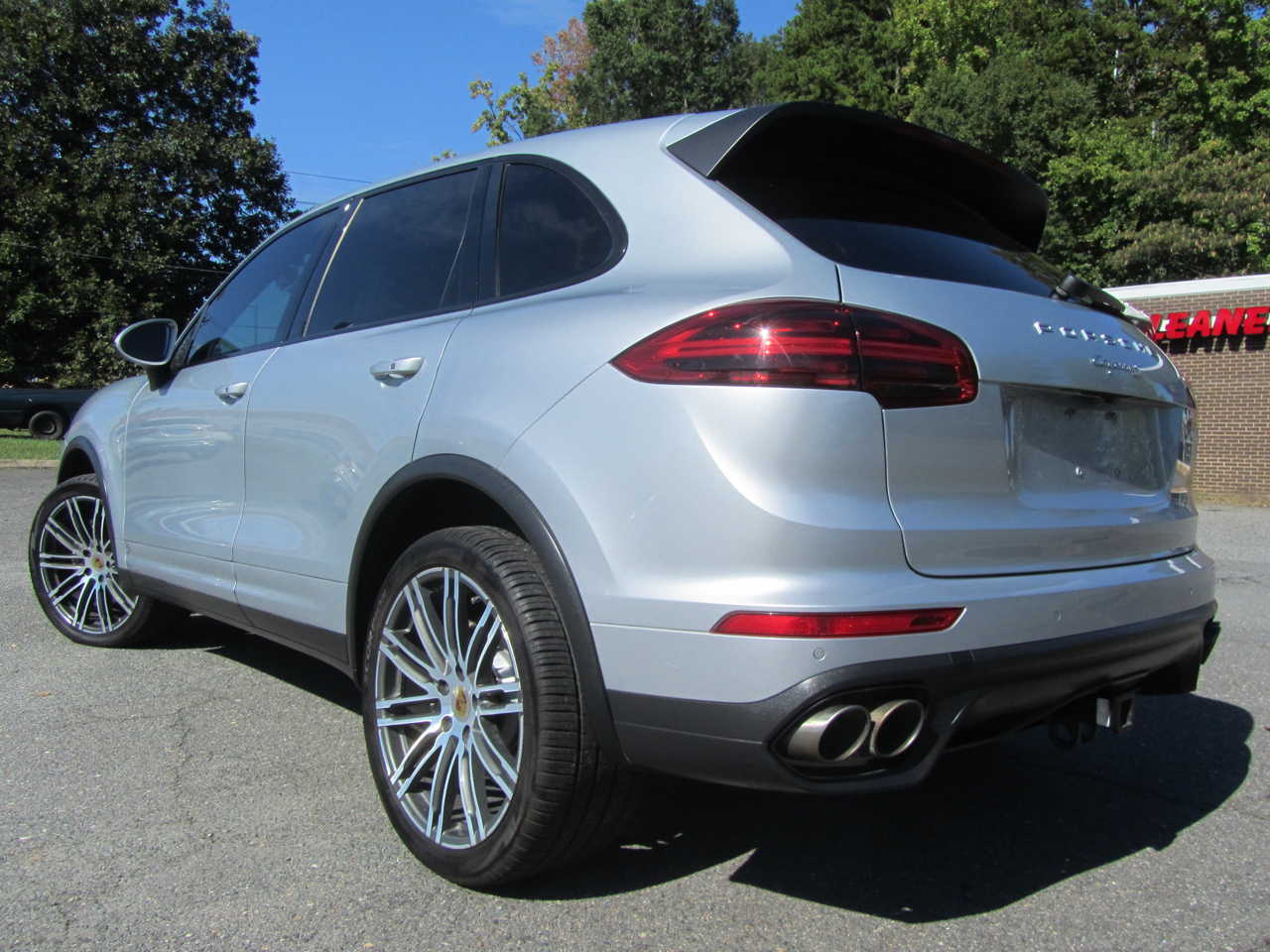2016 Porsche Cayenne S photo 6