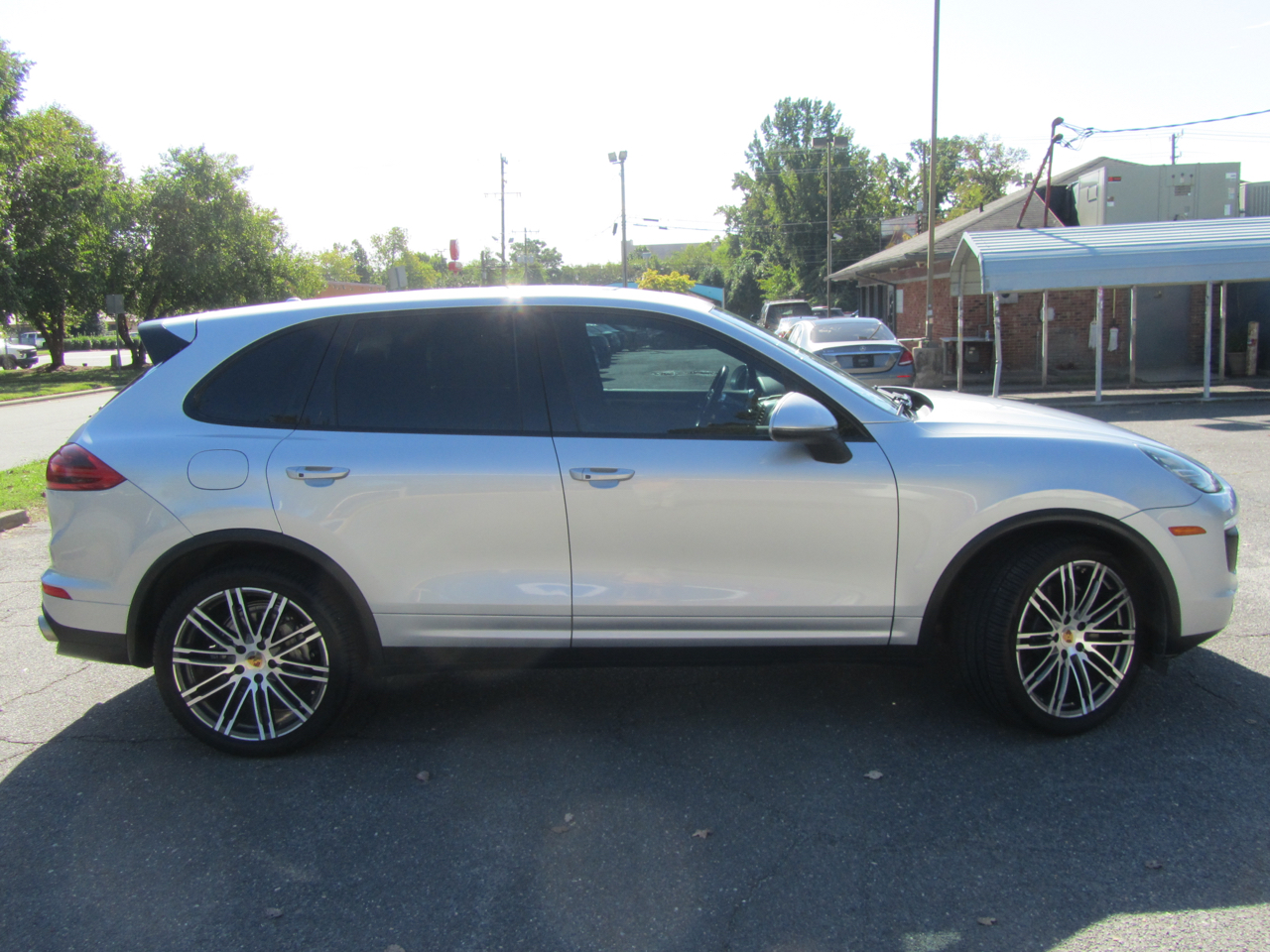 2016 Porsche Cayenne S photo 9