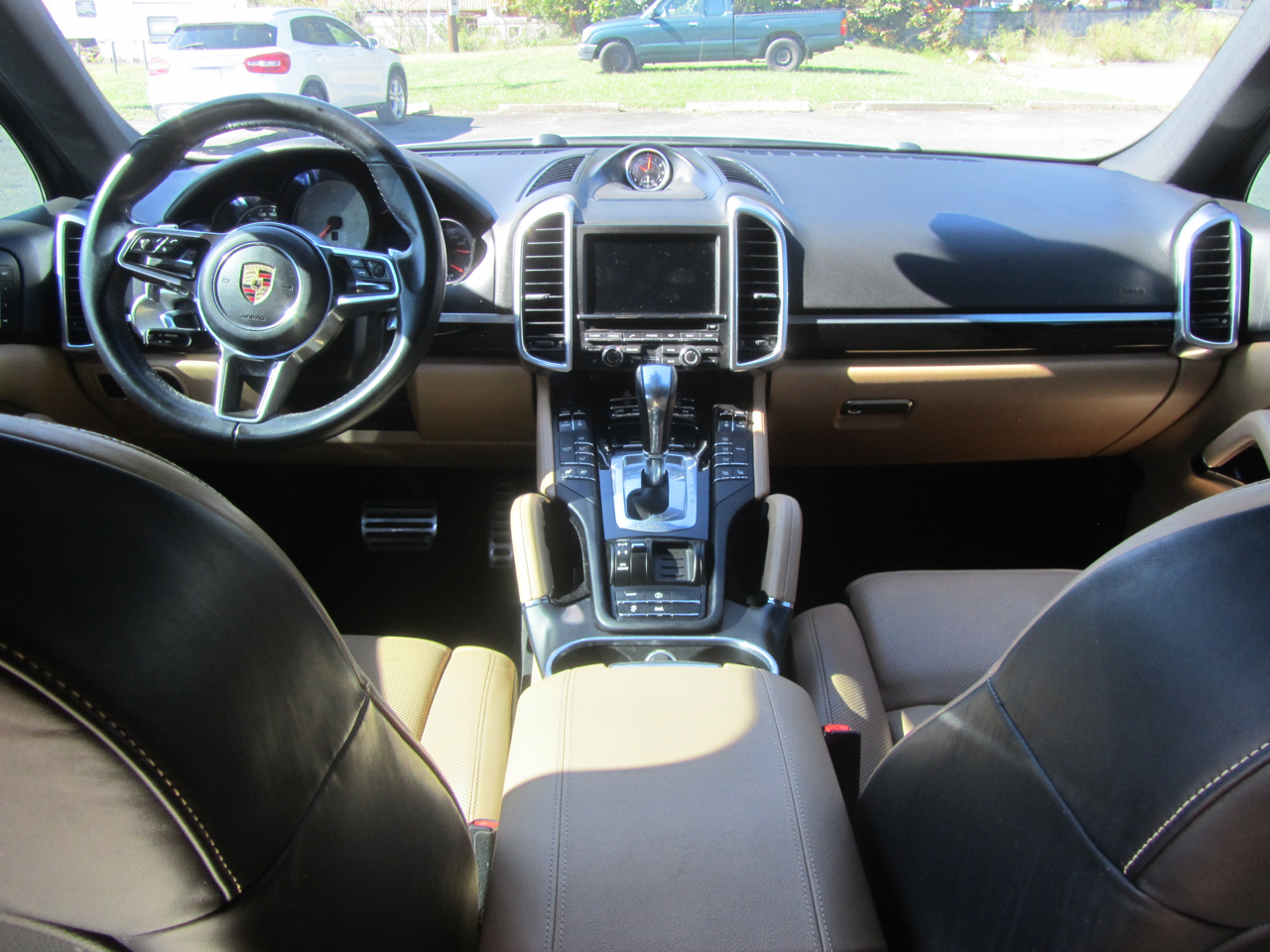 2016 Porsche Cayenne S photo 11