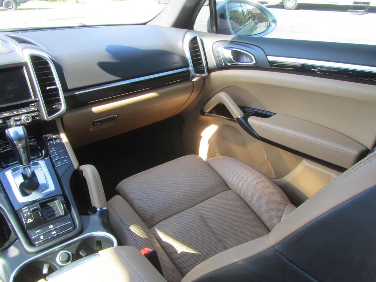 2016 Porsche Cayenne S photo 12