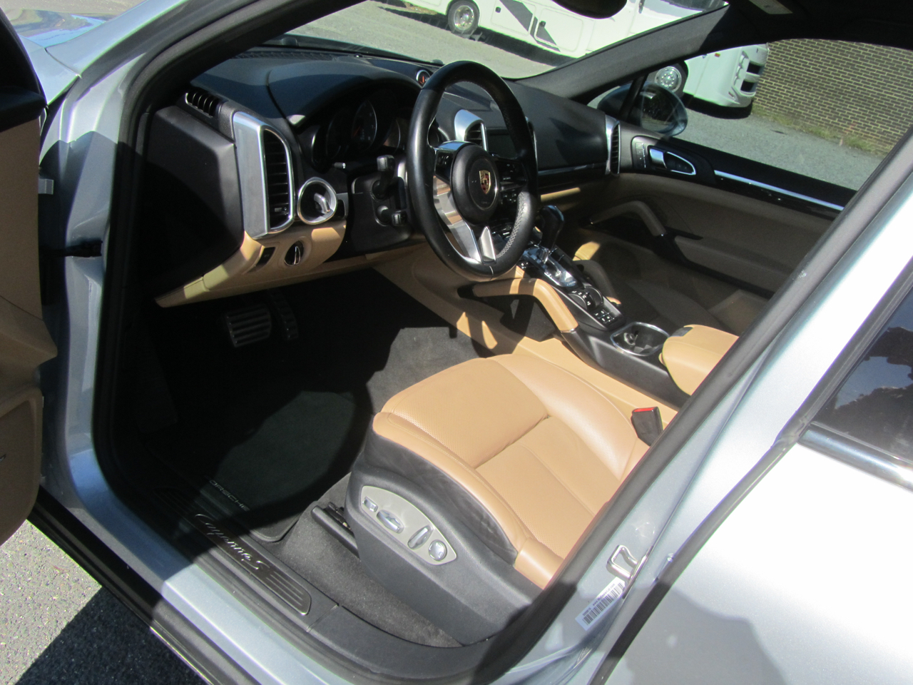 2016 Porsche Cayenne S photo 13