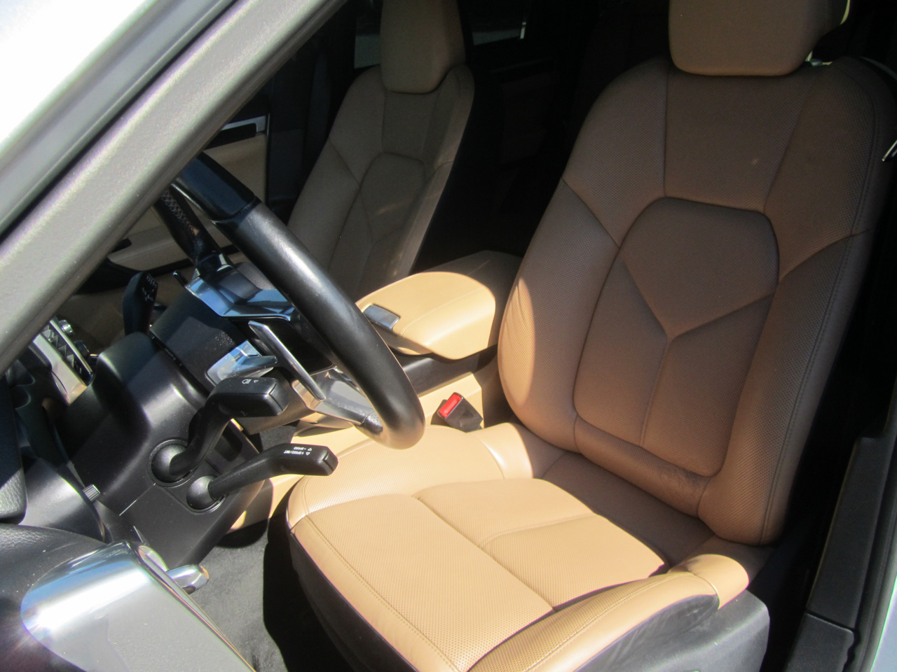2016 Porsche Cayenne S photo 14