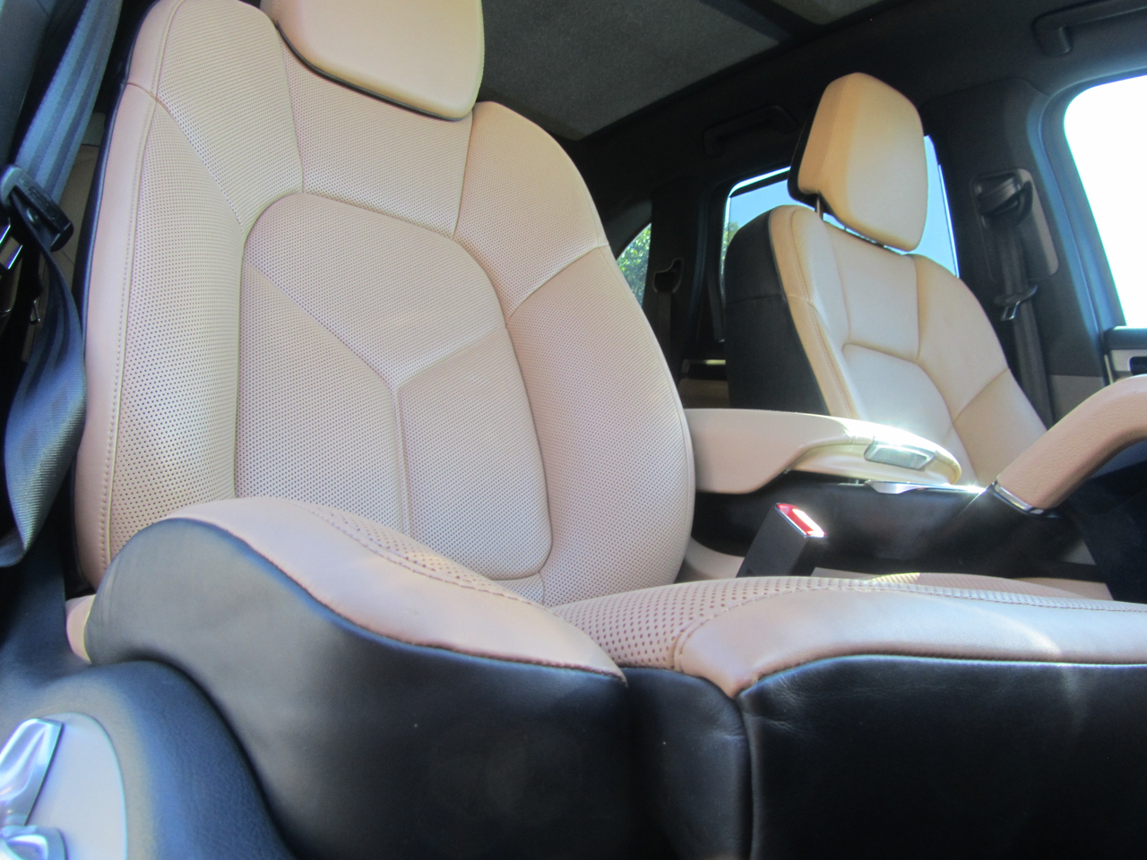 2016 Porsche Cayenne S photo 18