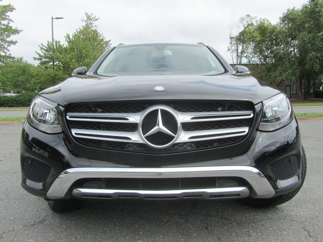 2016 Mercedes Benz GLC 300 4MATIC photo 3