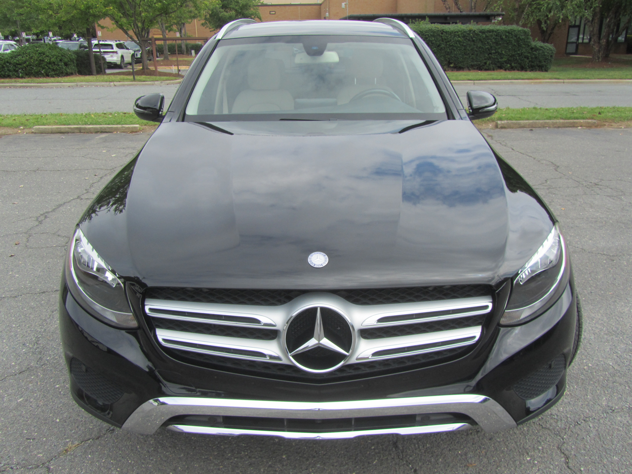 2016 Mercedes Benz GLC 300 4MATIC photo 4