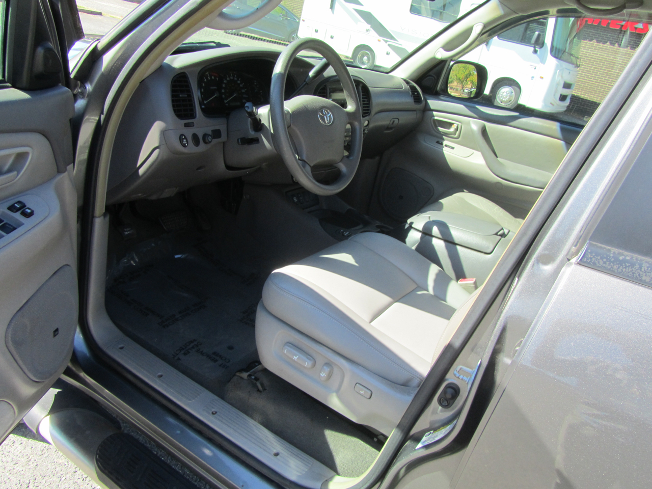 Toyota Sequoia SR5 4WD 2006 Toyota Sequoia SR5 4WD 2006