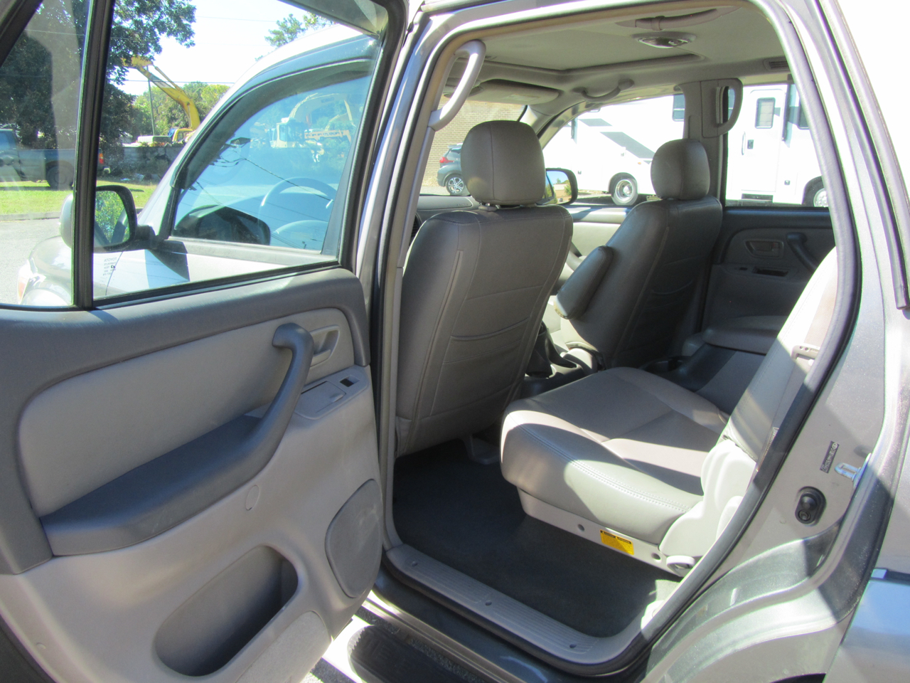 Toyota Sequoia SR5 4WD 2006 Toyota Sequoia SR5 4WD 2006