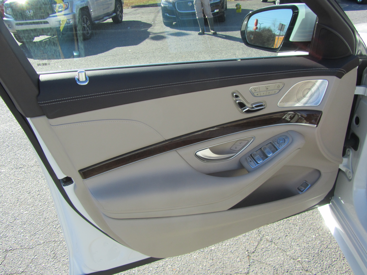 Mercedes-Benz S-Class S550 2015