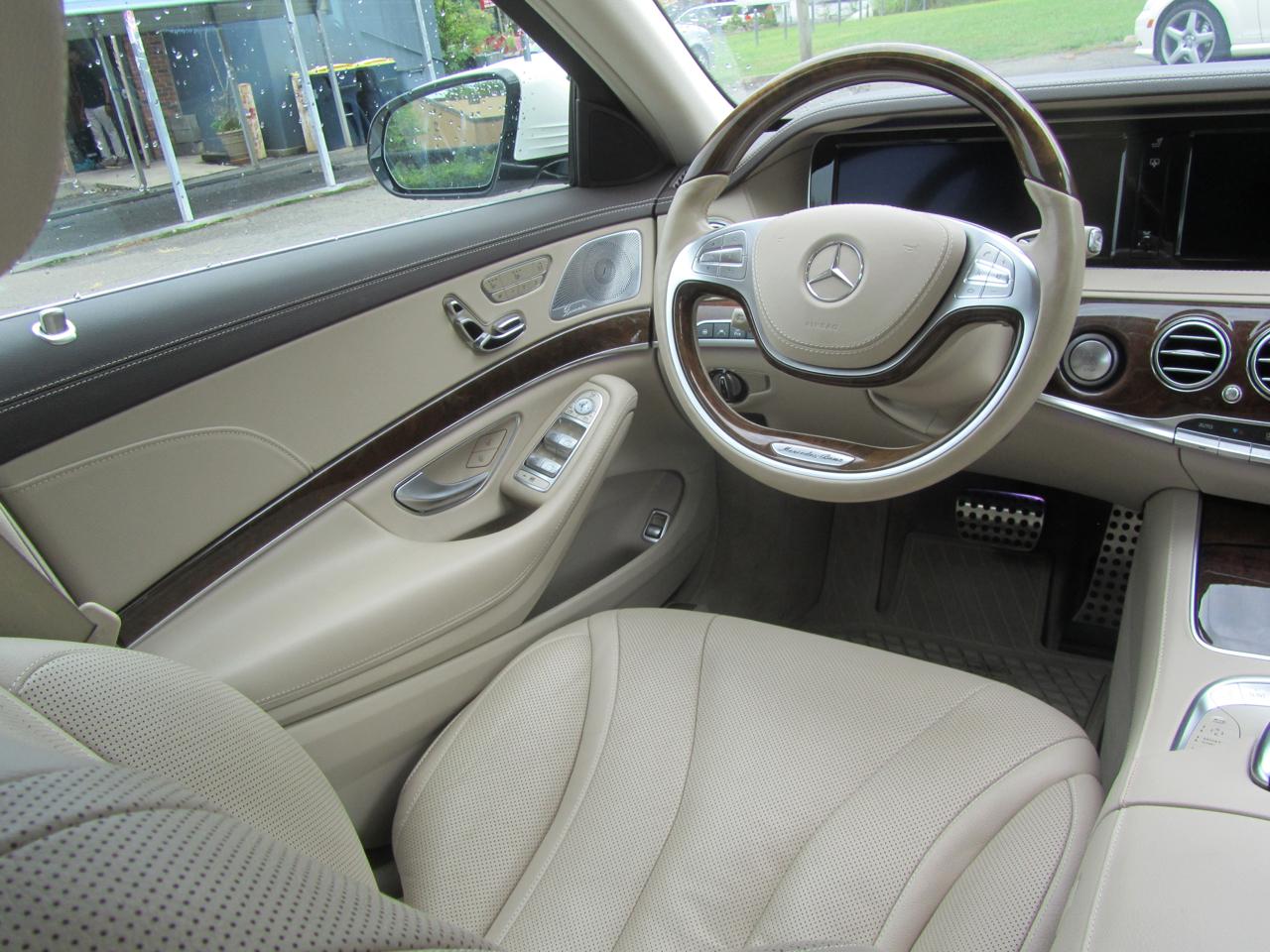 Mercedes-Benz S-Class S550 2015