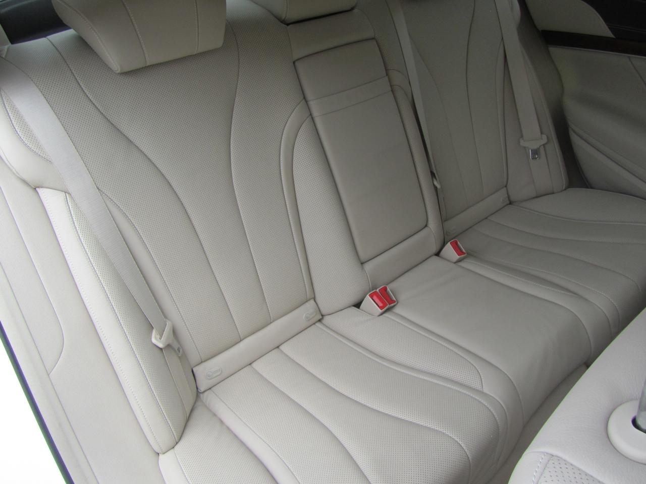 Mercedes-Benz S-Class S550 2015