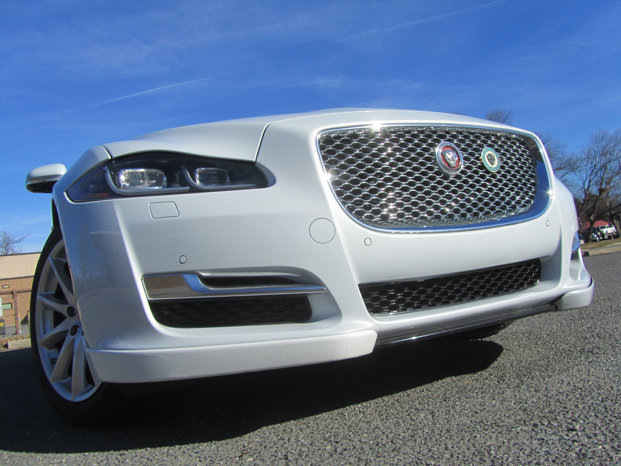 2017 Jaguar XJ-Series R-Sport