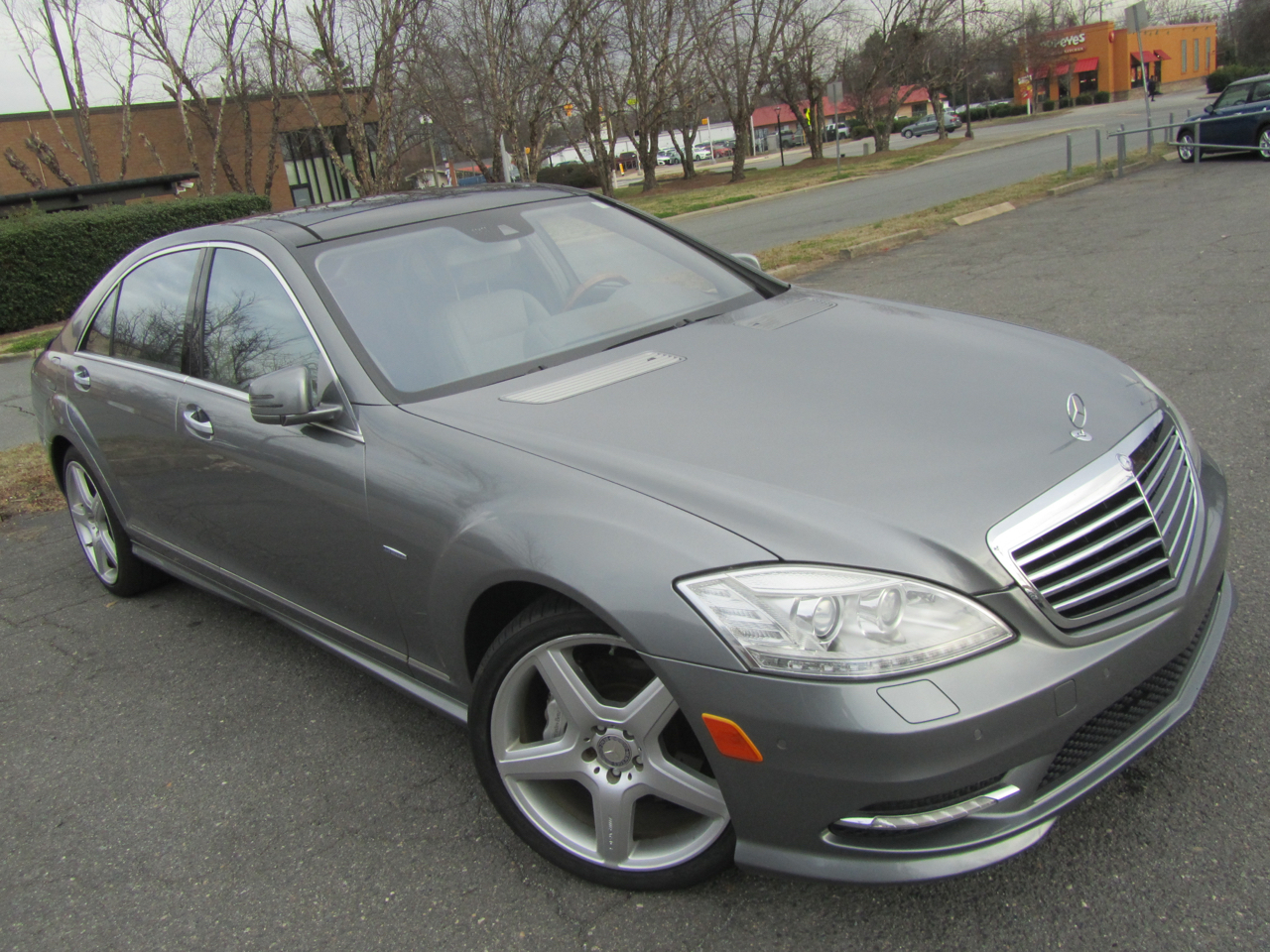 Mercedes-Benz S-Class S550 2012