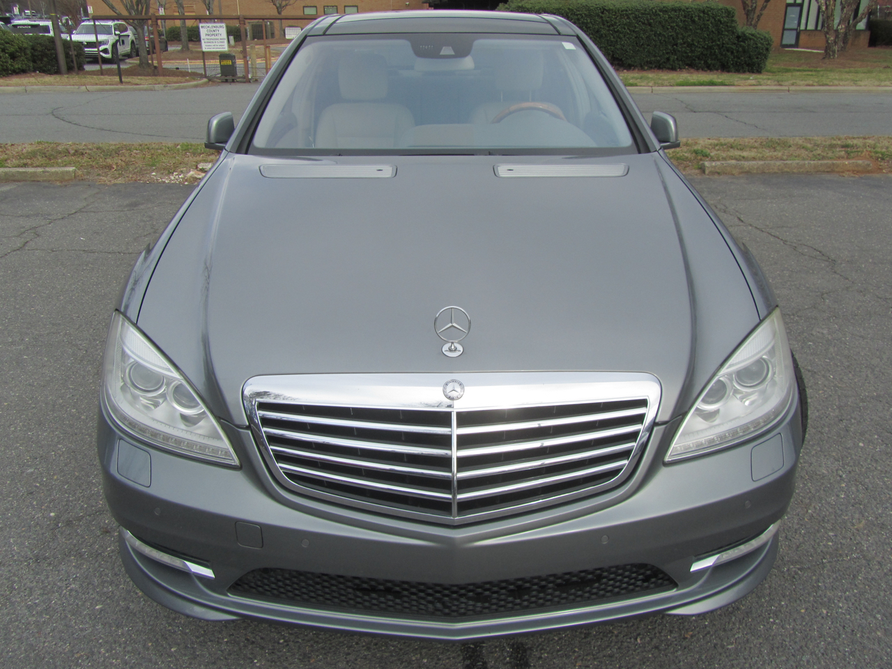 Mercedes-Benz S-Class S550 2012
