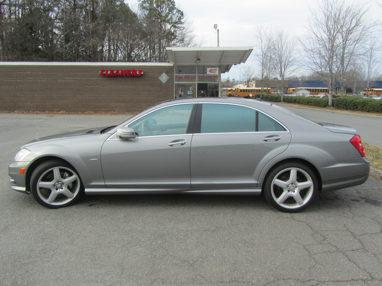 Mercedes-Benz S-Class S550 2012