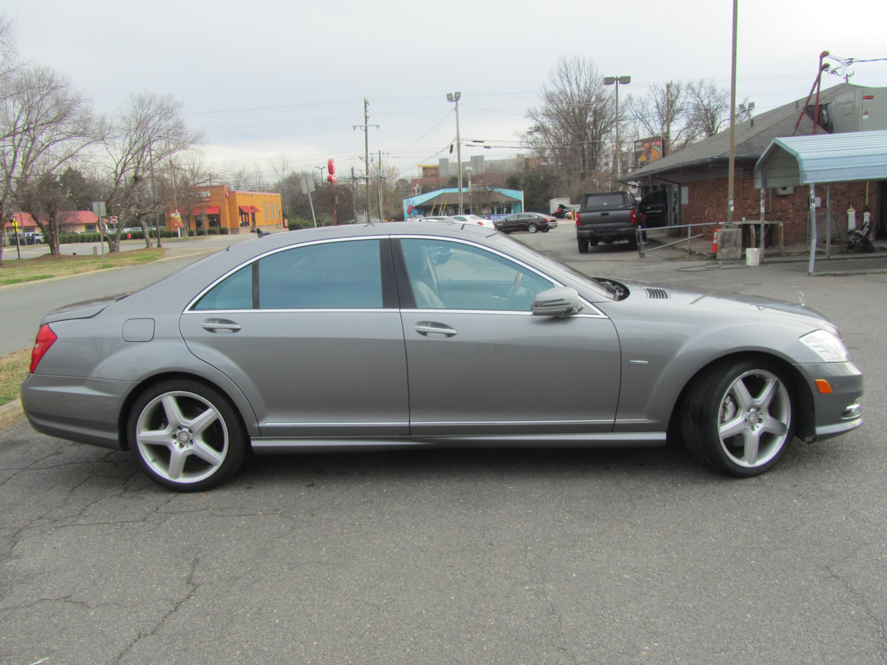 Mercedes-Benz S-Class S550 2012