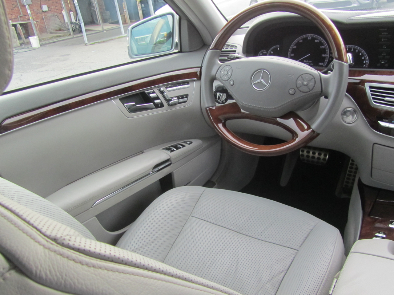 Mercedes-Benz S-Class S550 2012